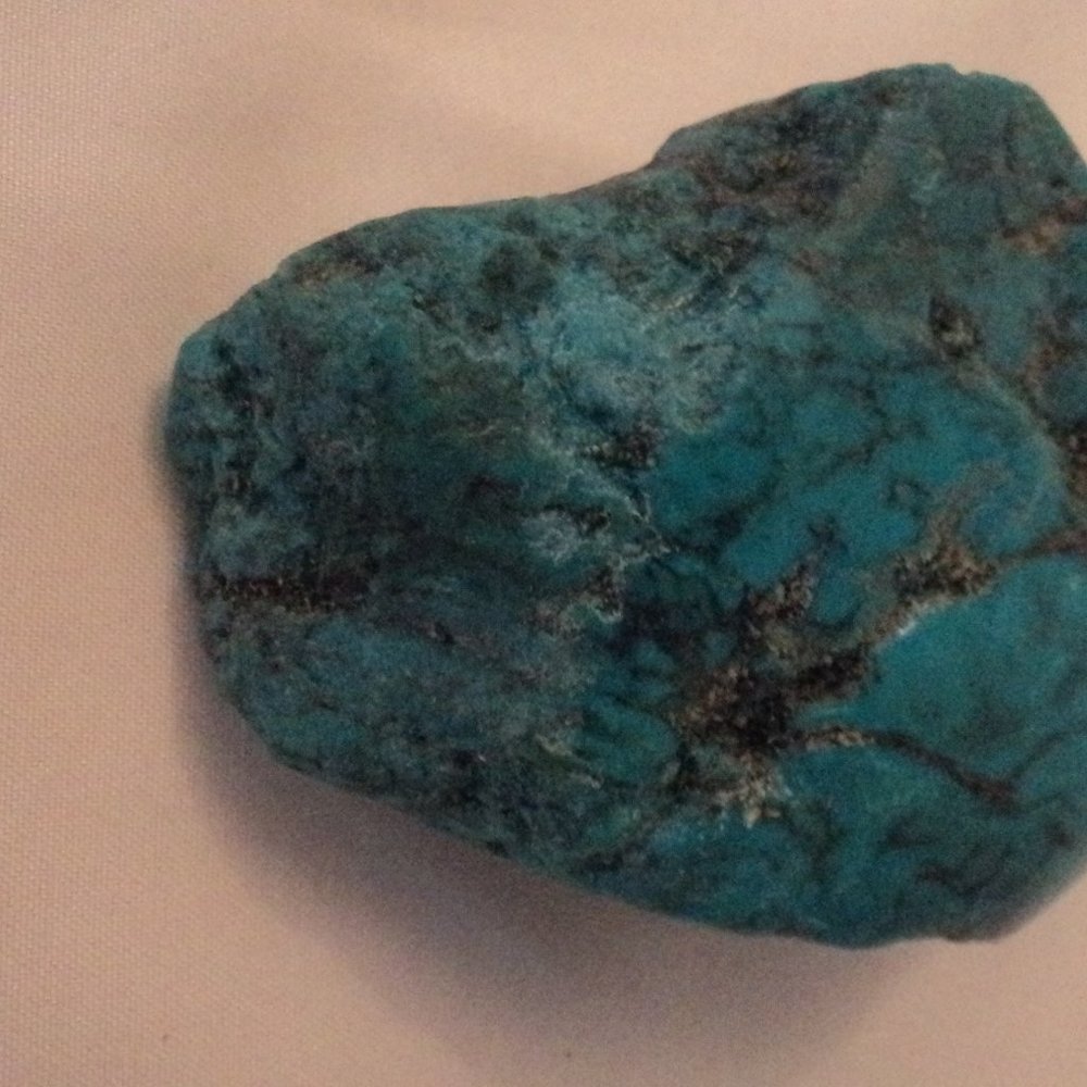 TURQUOISE ARIZONA STONE UNCUT PARTLY POLISHED